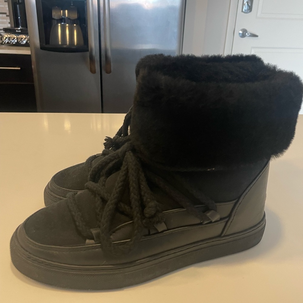 Inuiiki Black Classic Suede Boots